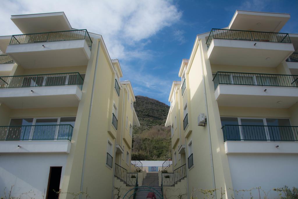 Adriadome Apartments บิเยลา ภายนอก รูปภาพ